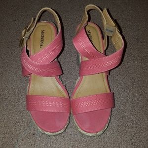 CORAL WEDGES